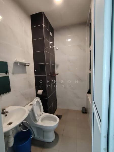 Service Residence for Sale at D'carlton (Residensi Seri Mega) - Johnson Chong - Bathroom - PropertyGuru.com.my
