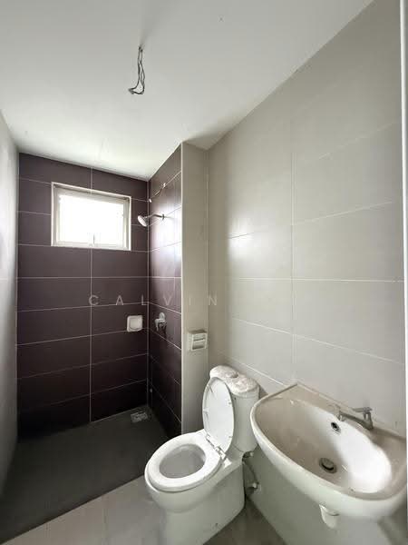 Rumah Berkembar untuk Dijual di Bandar Bestari (Klang) - Calvin Lim - Bathroom - PropertyGuru.com.my