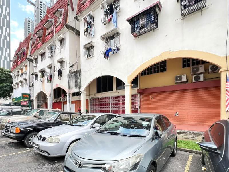 Kedai untuk Disewa di Taman Sri Sentosa (Jalan Klang Lama (Old Klang Road)) - Keanu Tan - Exterior - PropertyGuru.com.my