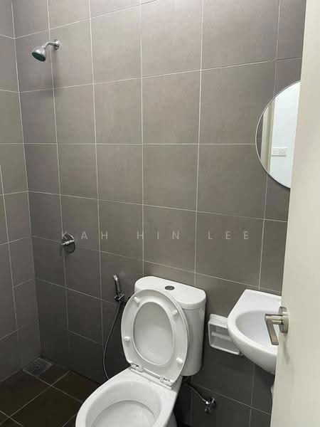 Condominium for Rent at Kuchai Sentral - Kah Hin Lee - Bathroom - PropertyGuru.com.my
