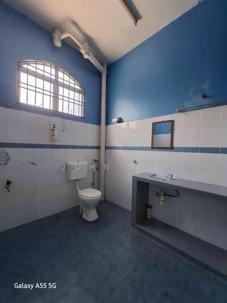 2.5-storey Terraced House for Sale in Taman Pulai Utama (Skudai) - John Sia - Bathroom - PropertyGuru.com.my
