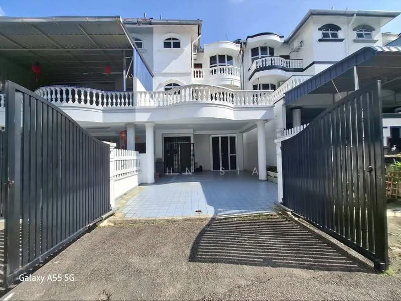 2.5-storey Terraced House for Sale in Taman Pulai Utama (Skudai) - John Sia - Exterior - PropertyGuru.com.my