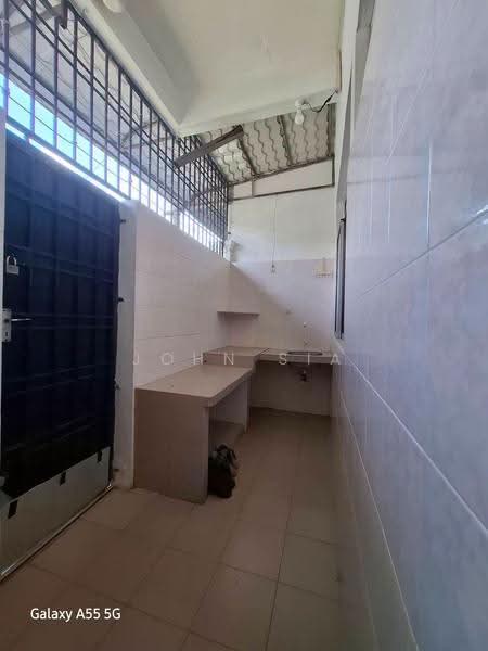 2.5-storey Terraced House for Sale in Taman Pulai Utama (Skudai) - John Sia - Kitchen - PropertyGuru.com.my