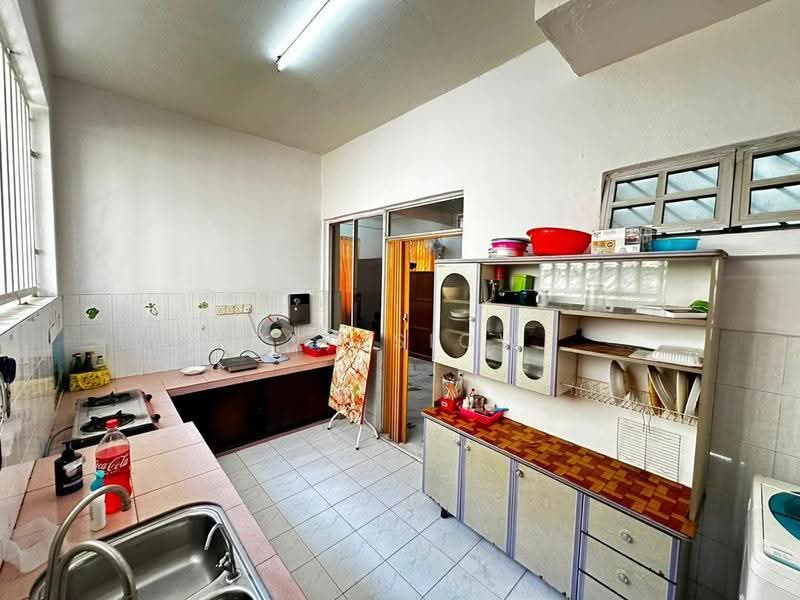 Semi-Detached House for Sale in Taman Skudai Baru (Skudai) - Eva Siow - Kitchen - PropertyGuru.com.my