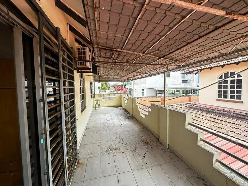 Semi-Detached House for Sale in Taman Skudai Baru (Skudai) - Eva Siow - Balcony - PropertyGuru.com.my