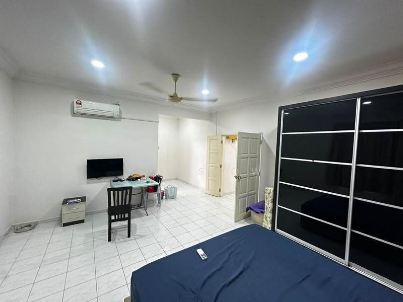 Semi-Detached House for Sale in Taman Skudai Baru (Skudai) - Eva Siow - Bedroom - PropertyGuru.com.my
