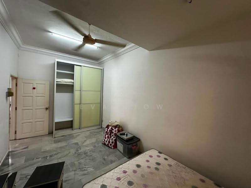 Semi-Detached House for Sale in Taman Skudai Baru (Skudai) - Eva Siow - Bedroom - PropertyGuru.com.my