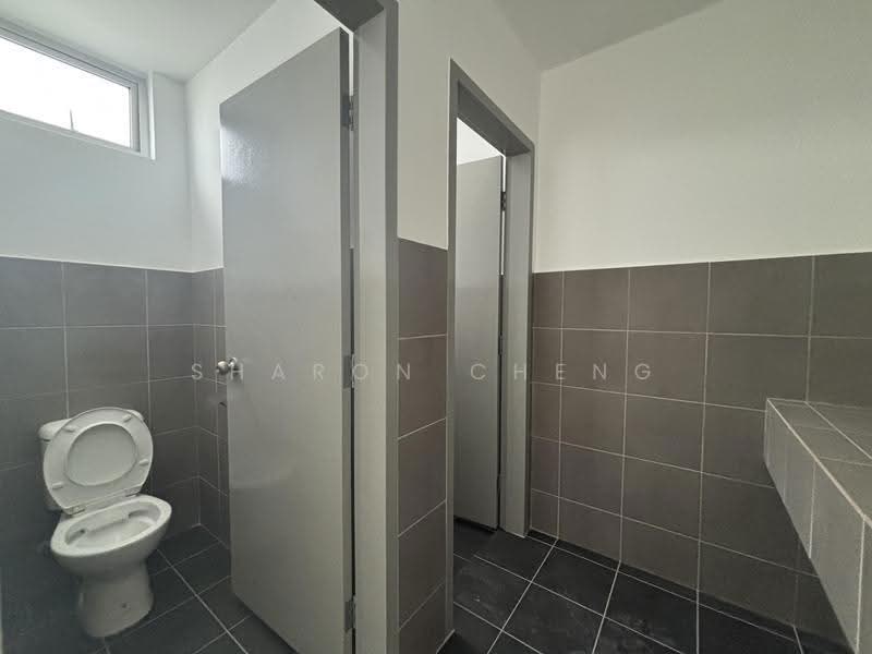 Shop for Rent in Beranang (Selangor) - Sharon Cheng - Bathroom - PropertyGuru.com.my