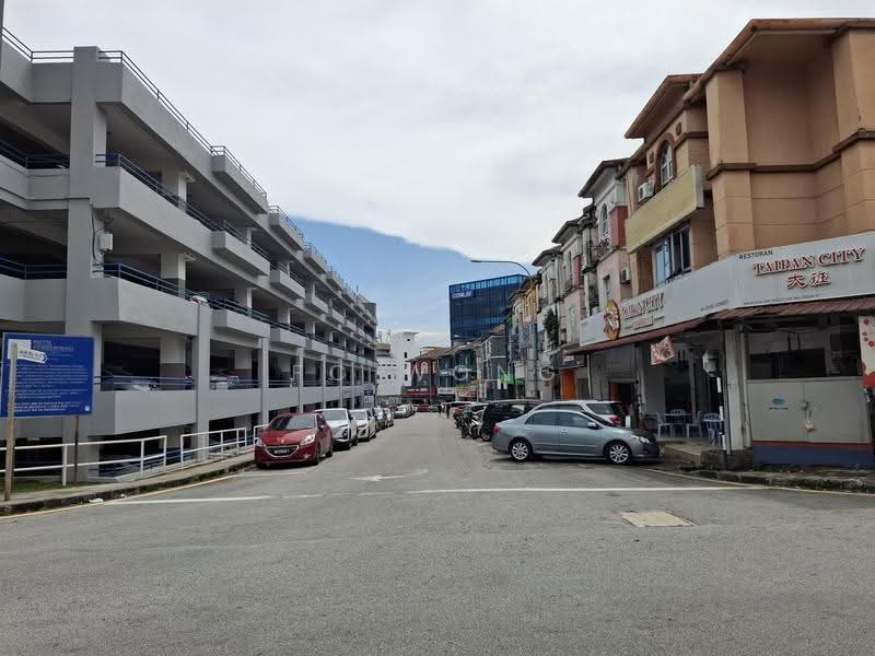 Shop for Rent in Taipan Business Centre (Subang Jaya) - FC Wong - Exterior - PropertyGuru.com.my