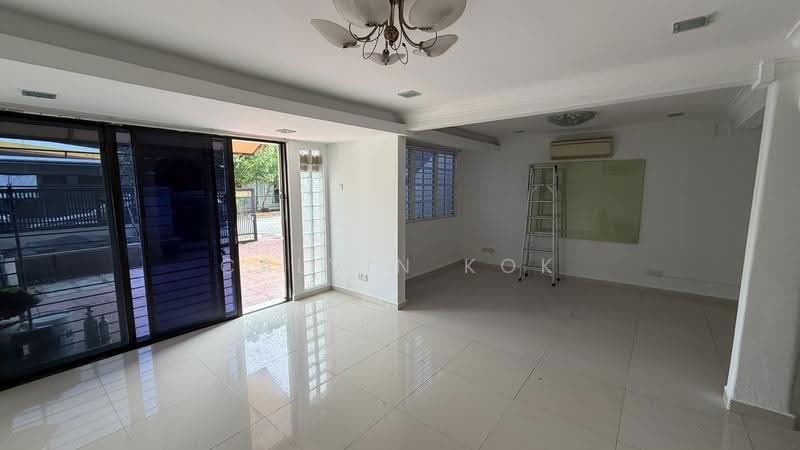 2.5-storey Terraced House for Sale in Seksyen 17 (Petaling Jaya) - Calvin Kok - Living Room - PropertyGuru.com.my