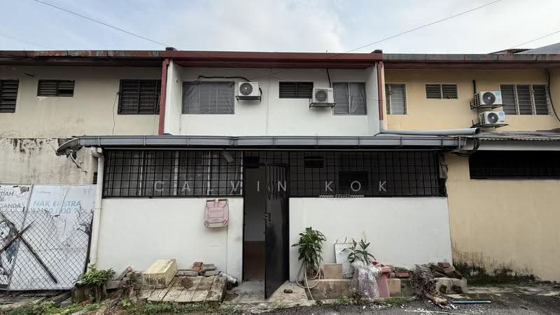 2.5-storey Terraced House for Sale in Seksyen 17 (Petaling Jaya) - Calvin Kok - Exterior - PropertyGuru.com.my