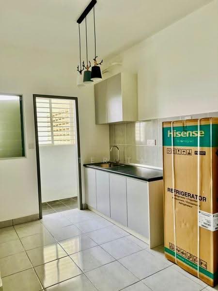 Apartment for Rent at Idaman Melur @ Cybersouth - Peter Tan - Kitchen - PropertyGuru.com.my