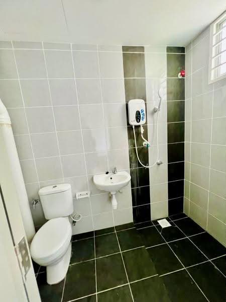 Apartment for Rent at Idaman Melur @ Cybersouth - Peter Tan - Bathroom - PropertyGuru.com.my
