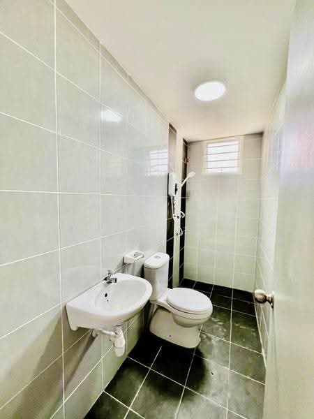 Apartment for Rent at Idaman Melur @ Cybersouth - Peter Tan - Bathroom - PropertyGuru.com.my