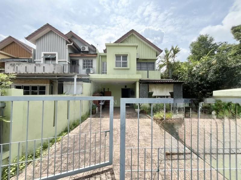 2-storey Terraced House for Sale in Kota Emerald (Rawang) - Evelyn Khoo - Car Porch - PropertyGuru.com.my
