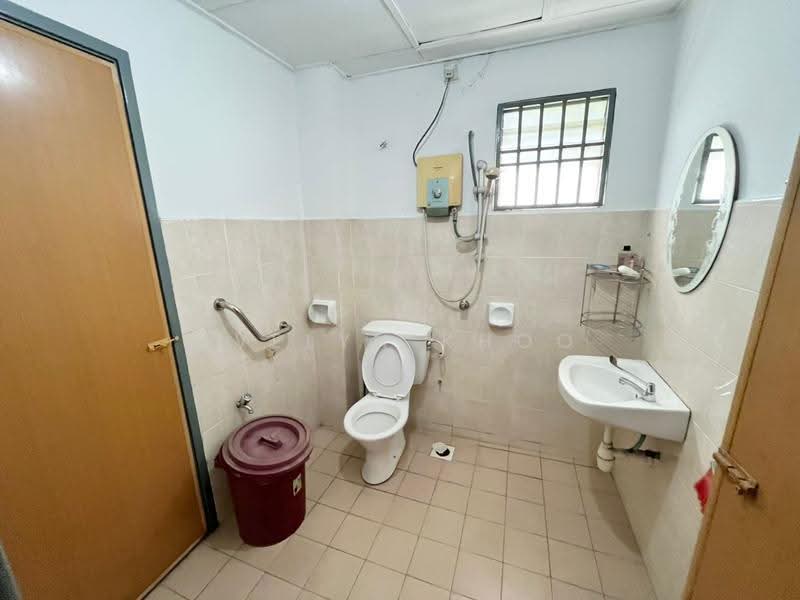 2-storey Terraced House for Sale in Kota Emerald (Rawang) - Evelyn Khoo - Bathroom - PropertyGuru.com.my