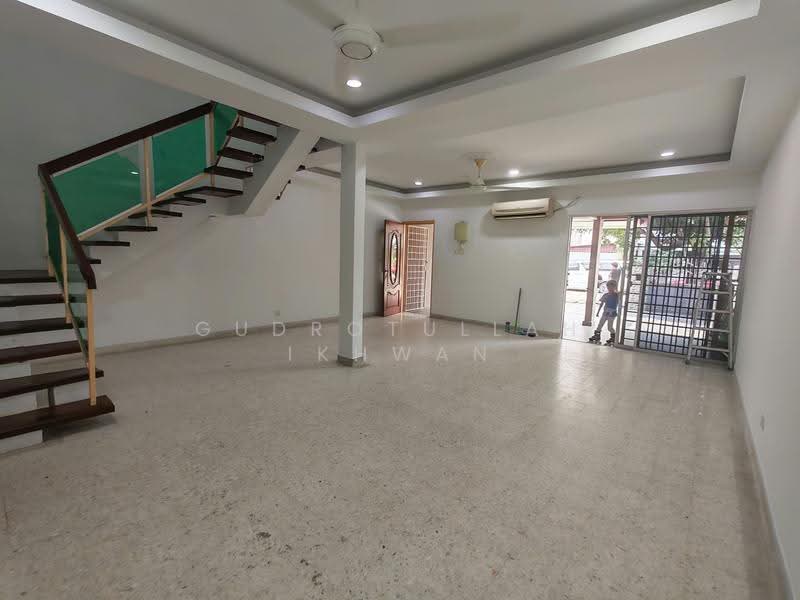 Rumah Teres 2-Tingkat untuk Dijual di Pandan Jaya (Ampang) - Gudrotullah Ikhwan - Living Room - PropertyGuru.com.my