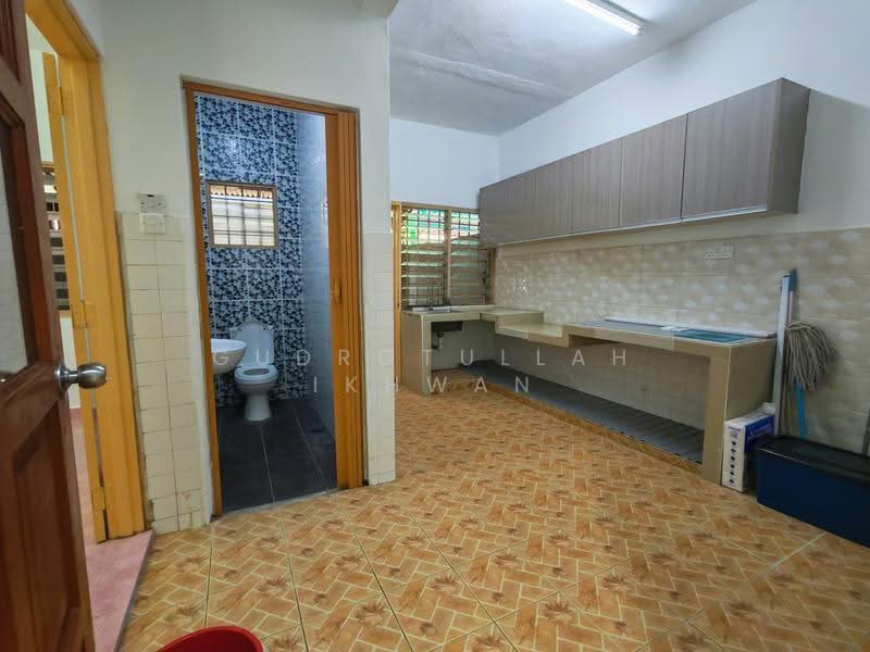 Rumah Teres 2-Tingkat untuk Dijual di Pandan Jaya (Ampang) - Gudrotullah Ikhwan - Kitchen - PropertyGuru.com.my