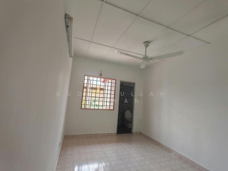 Rumah Teres 2-Tingkat untuk Dijual di Pandan Jaya (Ampang) - Gudrotullah Ikhwan - Bathroom - PropertyGuru.com.my
