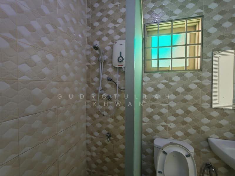 Rumah Teres 2-Tingkat untuk Dijual di Pandan Jaya (Ampang) - Gudrotullah Ikhwan - Bathroom - PropertyGuru.com.my