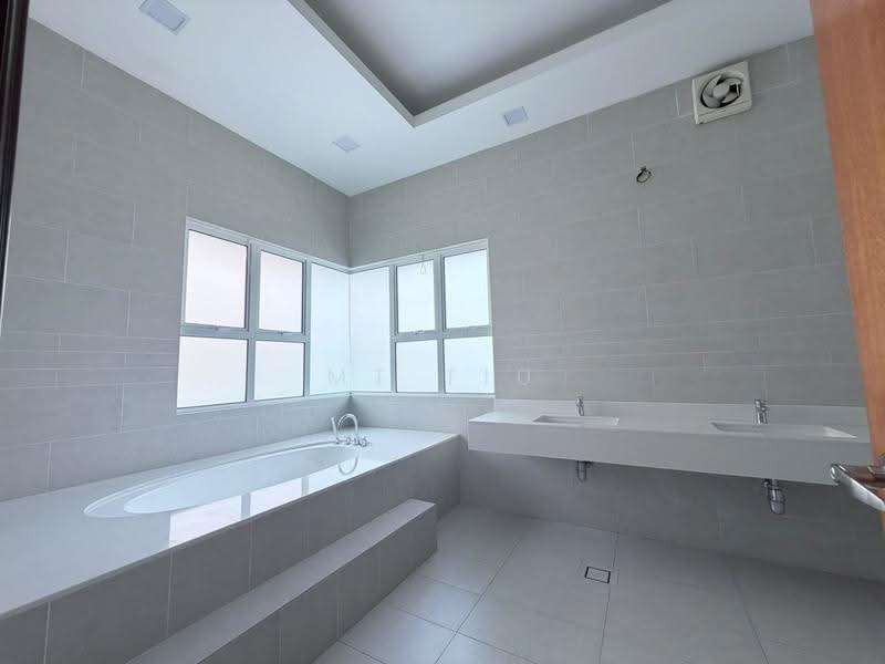 Bungalow House for Rent in Ukay Seraya (Ampang) - MT Tiu - Bathroom - PropertyGuru.com.my