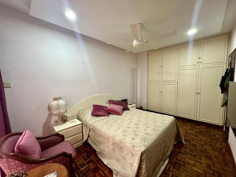 Bungalow House for Sale in Taman Seputeh (Seputeh) - Kevin Yai - Bedroom - PropertyGuru.com.my