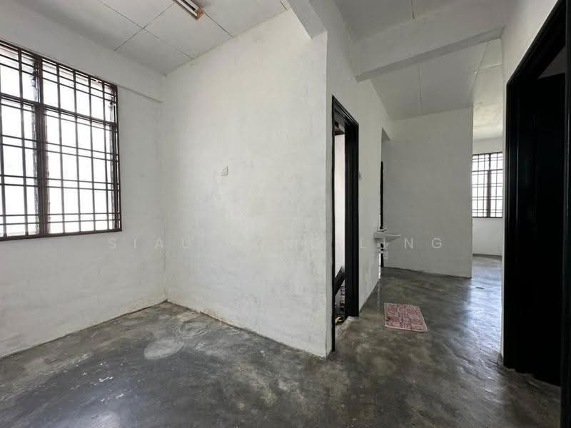 Flat for Sale at Taman Tan Sri Yaacob - Siau Tong Ling - Interior - PropertyGuru.com.my