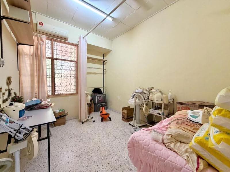 Rumah Berkembar untuk Dijual di George Town (Penang) - Ping Koay - Study - PropertyGuru.com.my