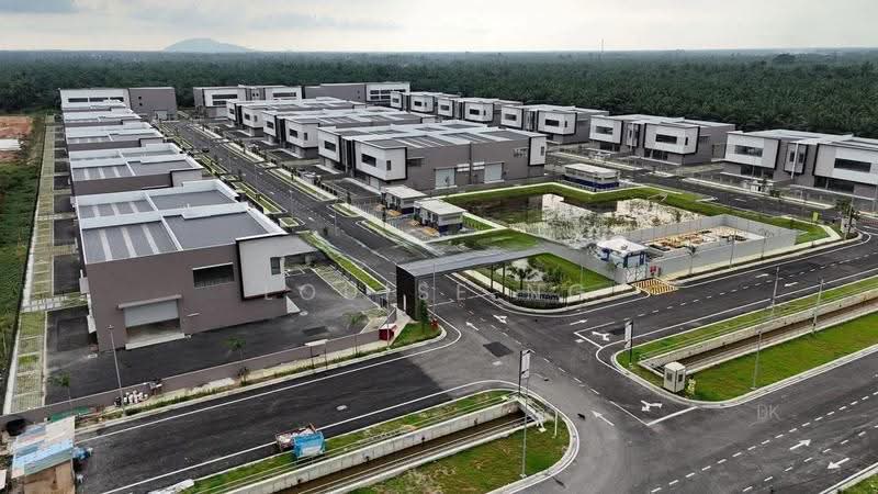 Semi-D Factory for Rent in Taman Perindustrian Air Hitam (Klang) - Louise Ng - Exterior - PropertyGuru.com.my