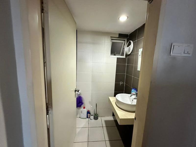 Condominium for Sale at First Residence (Residensi Unggul) - Amy Yap - Bathroom - PropertyGuru.com.my
