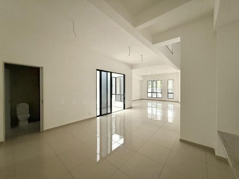 2-storey Terraced House for Sale in Setia Utama (Setia Alam) - GABRIEL GOH - Living Room - PropertyGuru.com.my