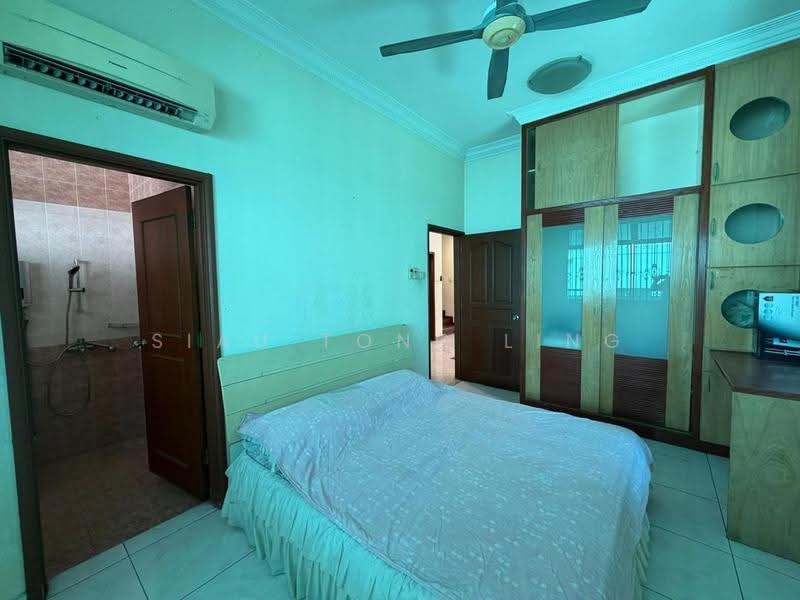 Semi-Detached House for Sale in Taman Sutera (Johor Bahru) - Siau Tong Ling - Bedroom - PropertyGuru.com.my