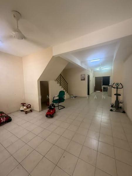Rumah Teres 2-Tingkat untuk Disewa di Kulai (Johor) - Johnson Tan - Living Room - PropertyGuru.com.my