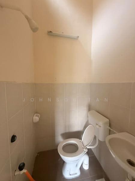 Rumah Teres 2-Tingkat untuk Disewa di Kulai (Johor) - Johnson Tan - Bathroom - PropertyGuru.com.my
