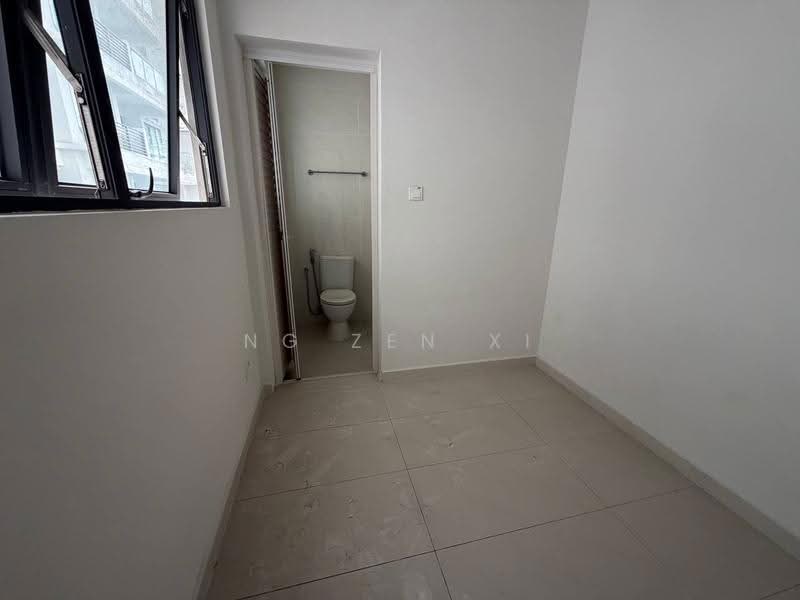 Condominium for Sale at Royal Strand @ Country Garden Danga Bay - NG ZEN XI - Bathroom - PropertyGuru.com.my