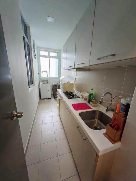 Pangsapuri untuk Dijual di D'Rich Executive Suites - John Sia - Kitchen - PropertyGuru.com.my