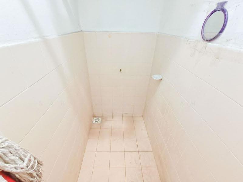 Flat for Sale at Taman Aman Perdana - Sariza Hartanah - Bathroom - PropertyGuru.com.my