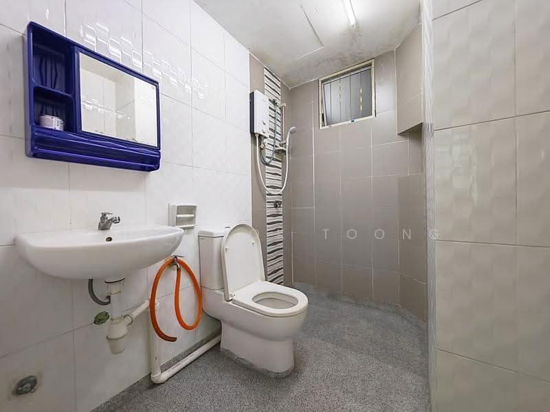 Condominium for Rent at The Zest @ Kinrara 9 - Chow Kok Toong - Bathroom - PropertyGuru.com.my