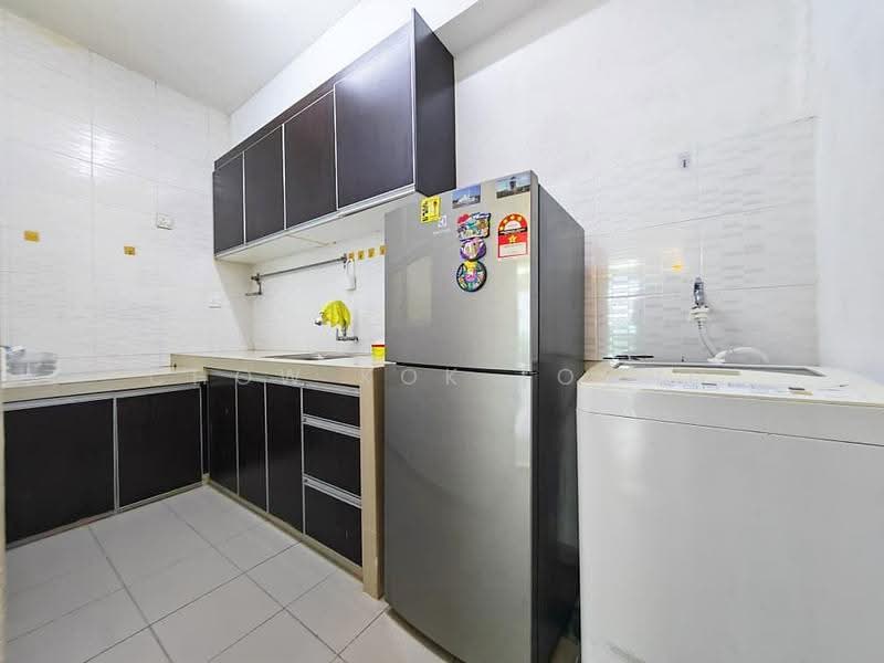 Condominium for Rent at The Zest @ Kinrara 9 - Chow Kok Toong - Kitchen - PropertyGuru.com.my