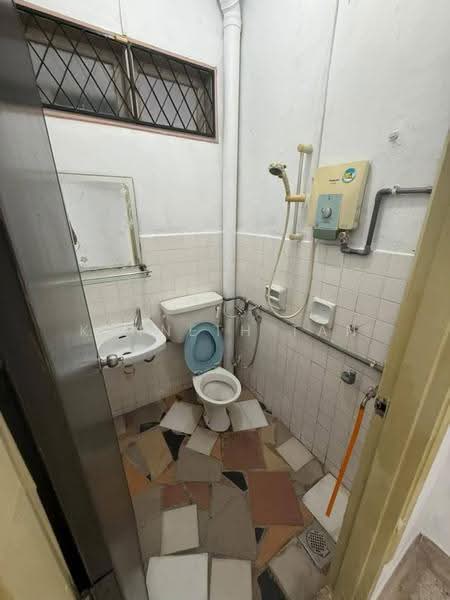 Rumah Teres untuk Disewa di Taman Molek (Johor Bahru) - Kenneth Tan - PropertyGuru.com.my