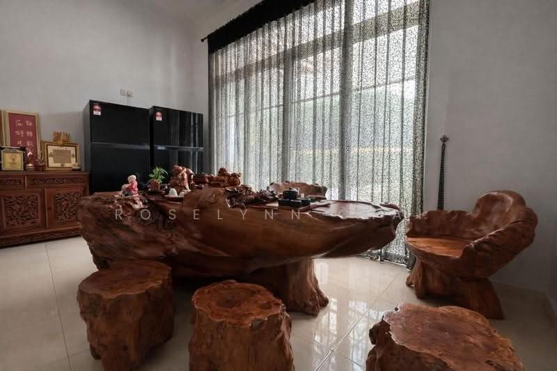 Bungalow House untuk Disewa di Taman Stulang Laut (Johor Bahru) - Roselynn Chai - Living Room - PropertyGuru.com.my