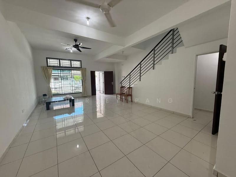 2-storey Terraced House for Sale in Taman Nusa Sentral (Iskandar Puteri (Nusajaya)) - Shirley Pang - Living Room - PropertyGuru.com.my