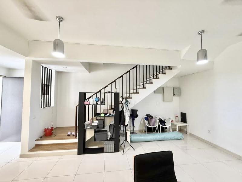 Rumah Teres untuk Dijual di Elmina (Shah Alam) - Alif Saad - Living Room - PropertyGuru.com.my