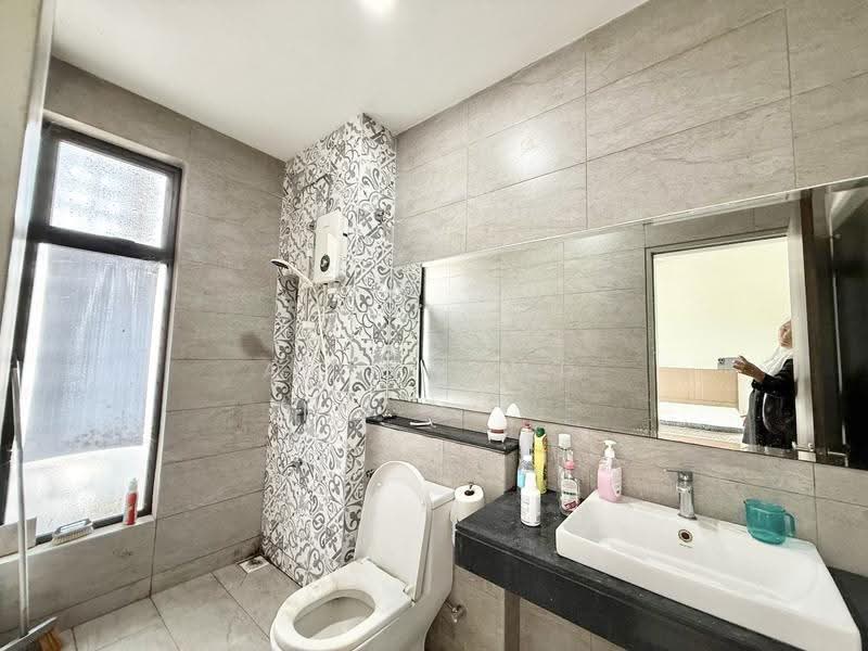Rumah Teres untuk Dijual di Elmina (Shah Alam) - Alif Saad - Bathroom - PropertyGuru.com.my