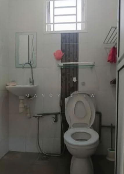 2-storey Terraced House for Rent in Sungai Buloh (Selangor) - Mandy Liew - Bathroom - PropertyGuru.com.my