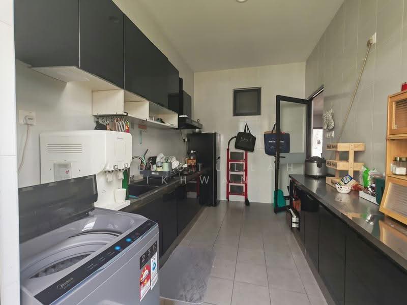 2-storey Terraced House for Rent in Setia Safiro (Cyberjaya) - Gudrotullah Ikhwan - Kitchen - PropertyGuru.com.my