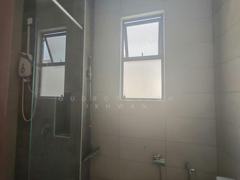 2-storey Terraced House for Rent in Setia Safiro (Cyberjaya) - Gudrotullah Ikhwan - Bathroom - PropertyGuru.com.my