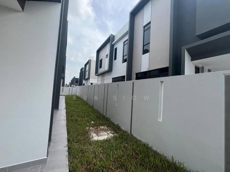 Semi-Detached House for Sale in Taman Sutera Utama (Skudai) - Eva Siow - Exterior - PropertyGuru.com.my