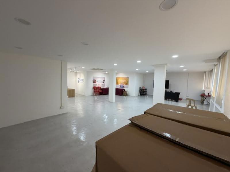Shop / Office for Sale in Taman Sri Muda (Shah Alam) - Mike Yap - Interior - PropertyGuru.com.my