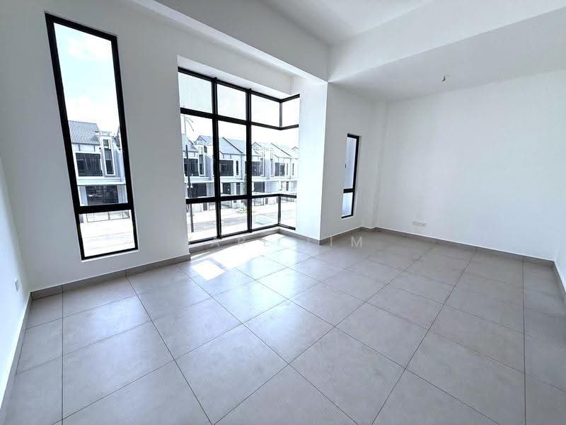 2-storey Terraced House for Sale in Setia Eco Cascadia (Tebrau) - Karl Lim - Living Room - PropertyGuru.com.my